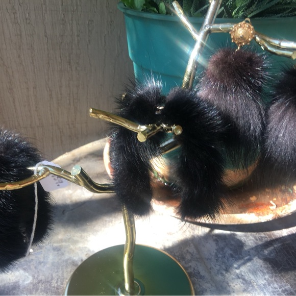 Black Mink Bracelet & Earrings - Picture 5 of 6